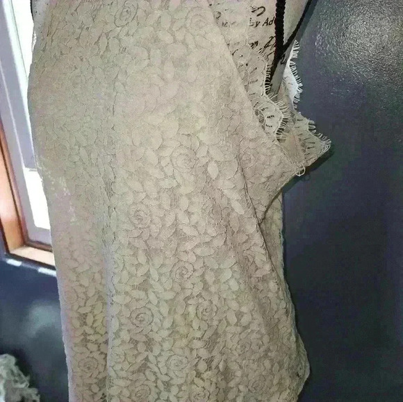 Berryou Womans Top - Picture 2 of 9